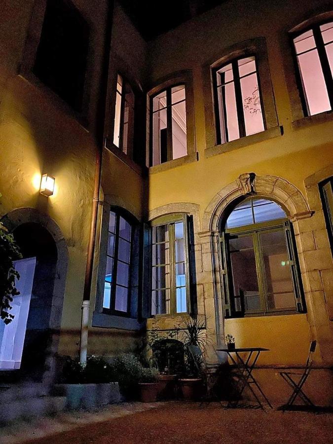 4 Star Historic Duplex Air Conditioned D'eglantine Apartment