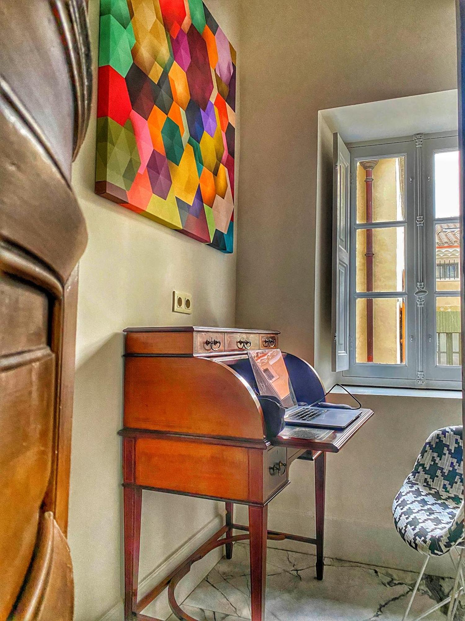 4 Star Historic Duplex Air Conditioned D'eglantine Apartment